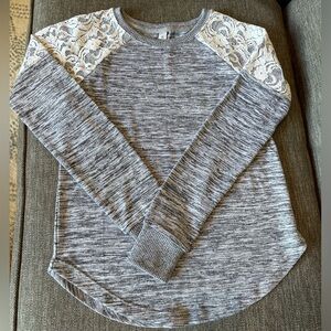 Like new girls long sleeve dressy top